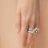 Anillo Flor en plata de ley y cristales Amarillo/Plata Anillo Flor en plata de ley y cristales Amarillo/Plata