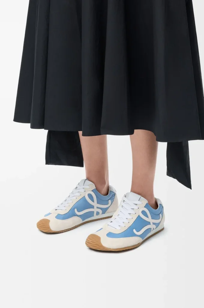 Ballet Runner 2.0 en nylon y piel de becerro Azul/Blanco/Blanco suave Ballet Runner 2.0 en nylon y piel de becerro Azul/Blanco/Blanco suave