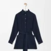 Blusa con cinturón de seda azul marino