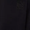 Blusa con cinturón de seda negra