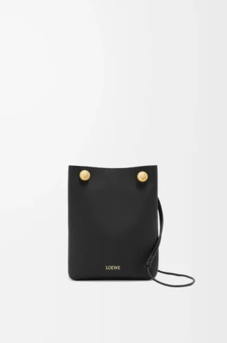 Bolsa Pebble en piel de becerro lisa color negro