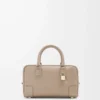 Bolso Amazona 23 en piel de becerro granulada suave Color arena Bolso Amazona 23 en piel de becerro granulada suave Color arena