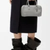 Bolso Amazona 23 en piel de becerro granulada suave gris perla Bolso Amazona 23 en piel de becerro granulada suave gris perla