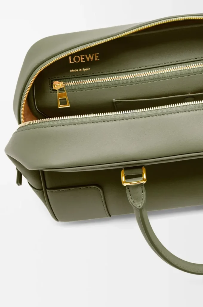 Bolso Amazona 28 en piel de becerro napa verde aguacate Bolso Amazona 28 en piel de becerro napa verde aguacate