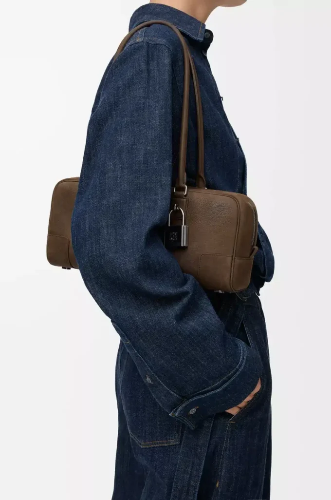 Bolso Amazona 31 recortado en nubuck granulado Tundra Bolso Amazona 31 recortado en nubuck granulado Tundra