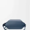 Bolso bandolera convertible en piel de becerro clásica teñida en índigo Bolso bandolera convertible en piel de becerro clásica teñida en índigo