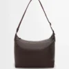 Bolso bandolera Cubi en piel de becerro granulada flexible Oxblood Bolso bandolera Cubi en piel de becerro granulada flexible Oxblood