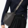 Bolso bandolera Cubi en piel de becerro suave y jacquard gris oscuro Bolso bandolera Cubi en piel de becerro suave y jacquard gris oscuro