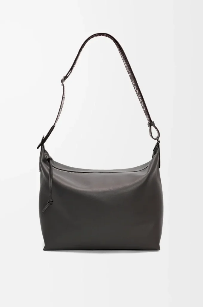 Bolso bandolera Cubi en piel de becerro suave y jacquard gris oscuro Bolso bandolera Cubi en piel de becerro suave y jacquard gris oscuro