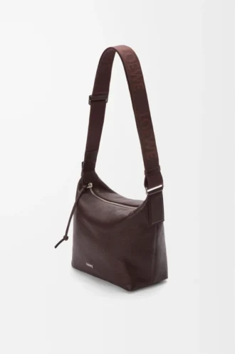 Bolso bandolera Cubi pequeño en piel de becerro granulada flexible color Oxblood.