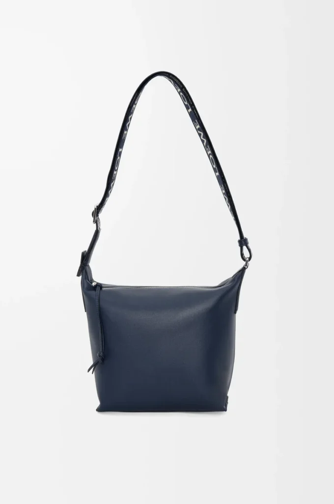 Bolso bandolera Cubi pequeño en piel de becerro suave y flexible y jacquard Deep Navy Bolso bandolera Cubi pequeño en piel de becerro suave y flexible y jacquard Deep Navy