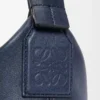 Bolso bandolera Cubi pequeño en piel de becerro suave y flexible y jacquard Deep Navy Bolso bandolera Cubi pequeño en piel de becerro suave y flexible y jacquard Deep Navy