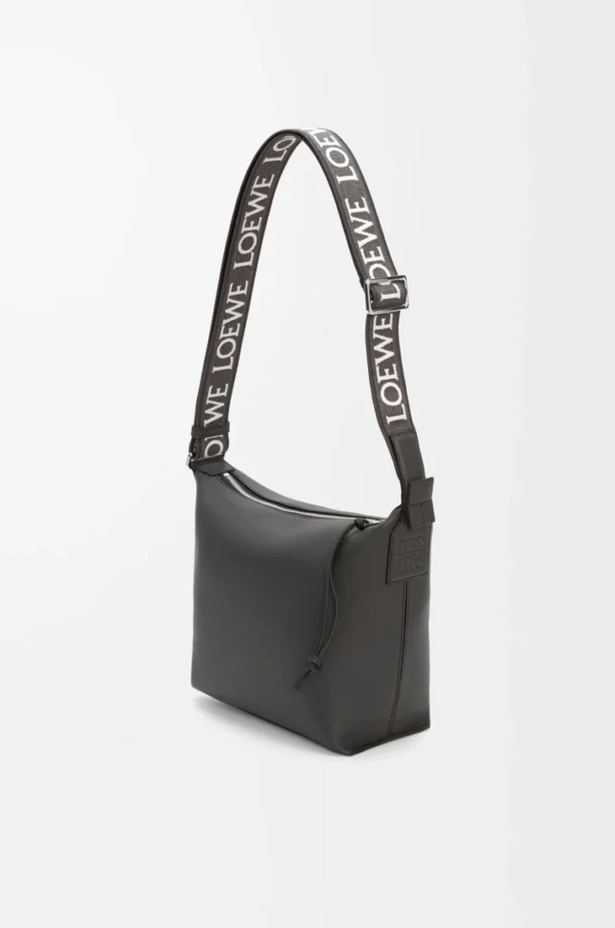 Bolso bandolera Cubi pequeño en piel de becerro suave y flexible y jacquard gris oscuro Bolso bandolera Cubi pequeño en piel de becerro suave y flexible y jacquard gris oscuro