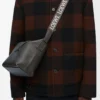Bolso bandolera Cubi pequeño en piel de becerro suave y flexible y jacquard gris oscuro Bolso bandolera Cubi pequeño en piel de becerro suave y flexible y jacquard gris oscuro