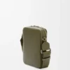 Bolso bandolera vertical en piel de becerro satinada verde caqui Bolso bandolera vertical en piel de becerro satinada verde caqui