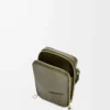 Bolso bandolera vertical en piel de becerro satinada verde caqui Bolso bandolera vertical en piel de becerro satinada verde caqui