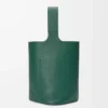 Bolso cubo Pebble grande en piel de becerro granulada flexible Evergreen Bolso cubo Pebble grande en piel de becerro granulada flexible Evergreen