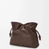 Bolso de mano Flamenco grande en piel de becerro napa Chocolate Bolso de mano Flamenco grande en piel de becerro napa Chocolate