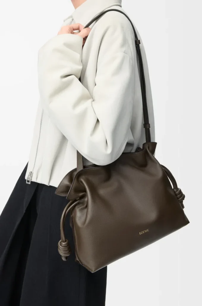 Bolso de mano Flamenco mediano en piel de becerro napa Chocolate