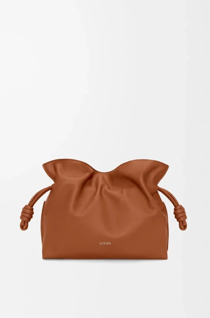 Bolso de mano Flamenco mediano en piel de becerro napa Squirrel Bolso de mano Flamenco mediano en piel de becerro napa Squirrel
