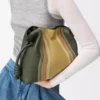 Bolso de mano Flamenco mediano Landscape en piel de becerro napa Bottle Green/Ochre Bolso de mano Flamenco mediano Landscape en piel de becerro napa Bottle Green/Ochre