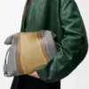 Bolso de mano Flamenco mediano Landscape en piel de becerro napa Sparkling Grey/Butter Bolso de mano Flamenco mediano Landscape en piel de becerro napa Sparkling Grey/Butter