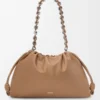 Bolso Flamenco grande en suave piel de cordero napa color moca. Bolso Flamenco grande en suave piel de cordero napa color moca.