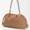 Bolso Flamenco grande en suave piel de cordero napa color moca. Bolso Flamenco grande en suave piel de cordero napa color moca.