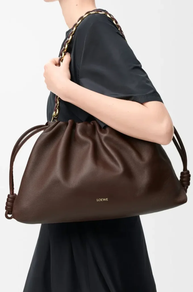 Bolso Flamenco grande en suave piel de cordero napa Marrón oscuro Bolso Flamenco grande en suave piel de cordero napa Marrón oscuro