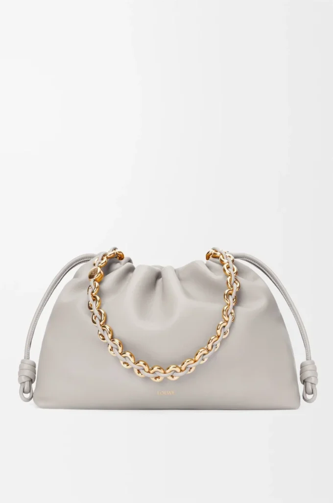 Bolso Flamenco grande en suave piel de cordero napa Shell Grey Bolso Flamenco grande en suave piel de cordero napa Shell Grey