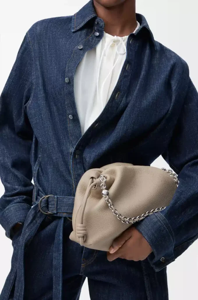 Bolso Flamenco mediano en piel de becerro de grano fino Clay Bolso Flamenco mediano en piel de becerro de grano fino Clay