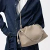 Bolso Flamenco mediano en piel de becerro de grano fino Clay Bolso Flamenco mediano en piel de becerro de grano fino Clay