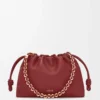 Bolso Flamenco mediano en piel de cordero napa suave Burnt Red Bolso Flamenco mediano en piel de cordero napa suave Burnt Red