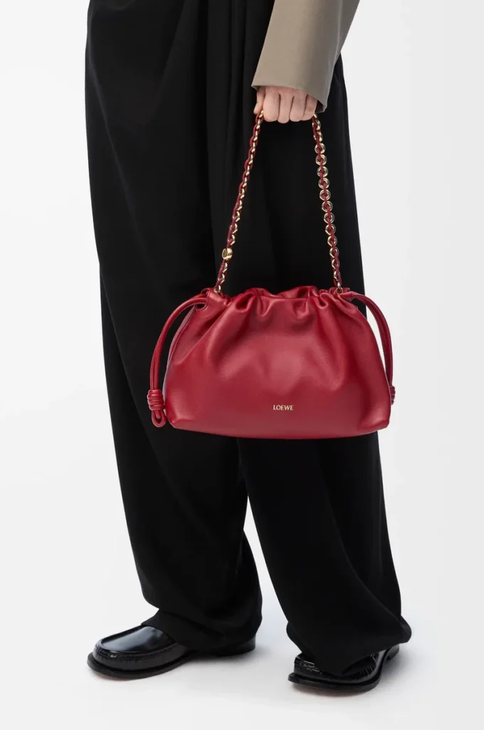 Bolso Flamenco mediano en piel de cordero napa suave Burnt Red Bolso Flamenco mediano en piel de cordero napa suave Burnt Red