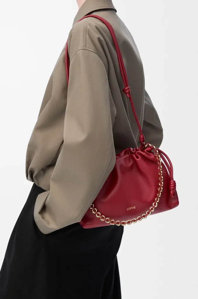 Bolso Flamenco mediano en piel de cordero napa suave Burnt Red Bolso Flamenco mediano en piel de cordero napa suave Burnt Red