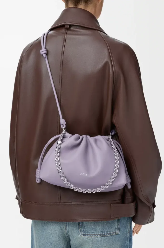 Bolso Flamenco mediano en piel de cordero napa suave Malva sucia Bolso Flamenco mediano en piel de cordero napa suave Malva sucia