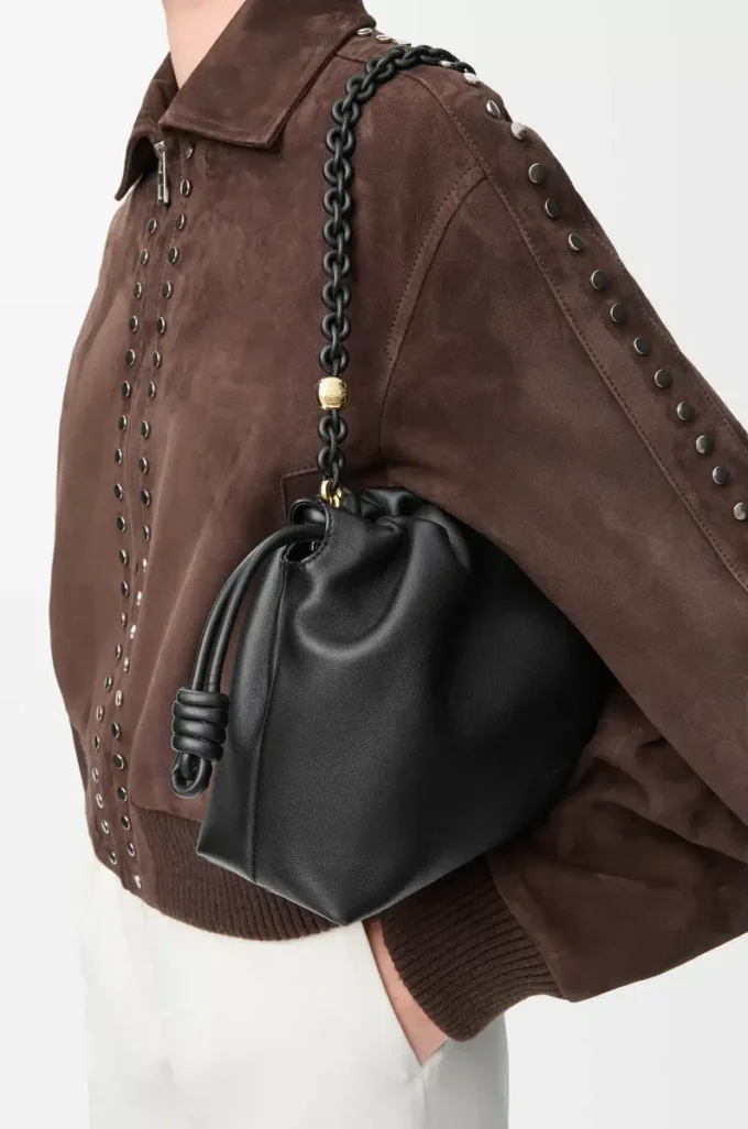 Bolso Flamenco mediano en suave piel de cordero napa. Negro Bolso Flamenco mediano en suave piel de cordero napa. Negro