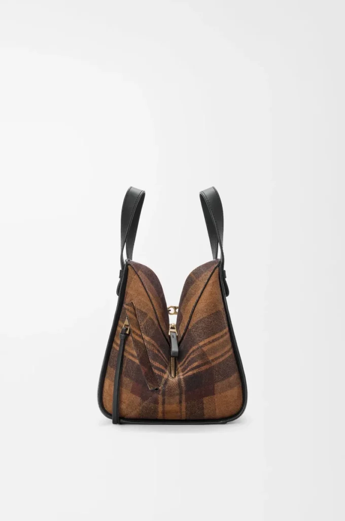 Bolso Hammock compacto en ante y piel de becerro clásica. Marrón claro/Negro Bolso Hammock compacto en ante y piel de becerro clásica. Marrón claro/Negro