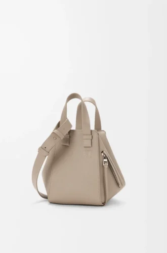 Bolso Hammock compacto en piel de becerro granulada suave Color arcilla