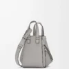 Bolso Hammock compacto en piel de becerro granulada suave gris perla