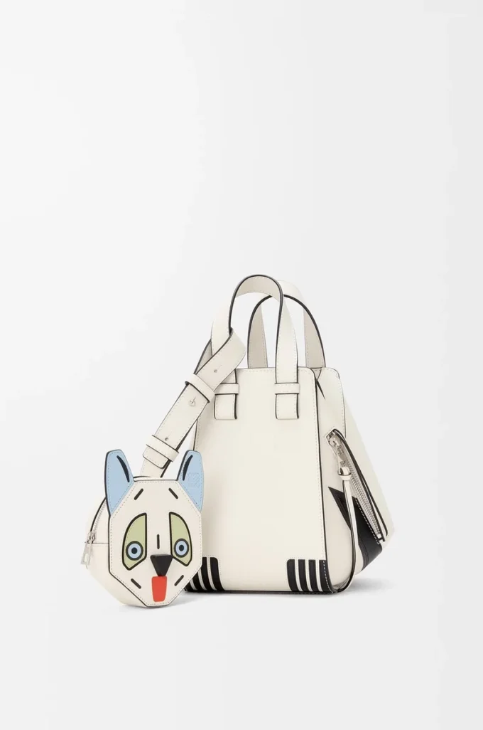 Bolso Hammock compacto Futurist Cat en piel de becerro clásica Soft White Bolso Hammock compacto Futurist Cat en piel de becerro clásica Soft White