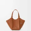 Bolso Hammock Flip en piel de becerro clásica color ardilla Bolso Hammock Flip en piel de becerro clásica color ardilla