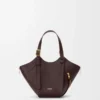 Bolso Hammock Flip en piel de becerro clásica Dark Chestnut Bolso Hammock Flip en piel de becerro clásica Dark Chestnut