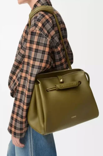 Bolso Madrid grande en piel de becerro flexible color oliva
