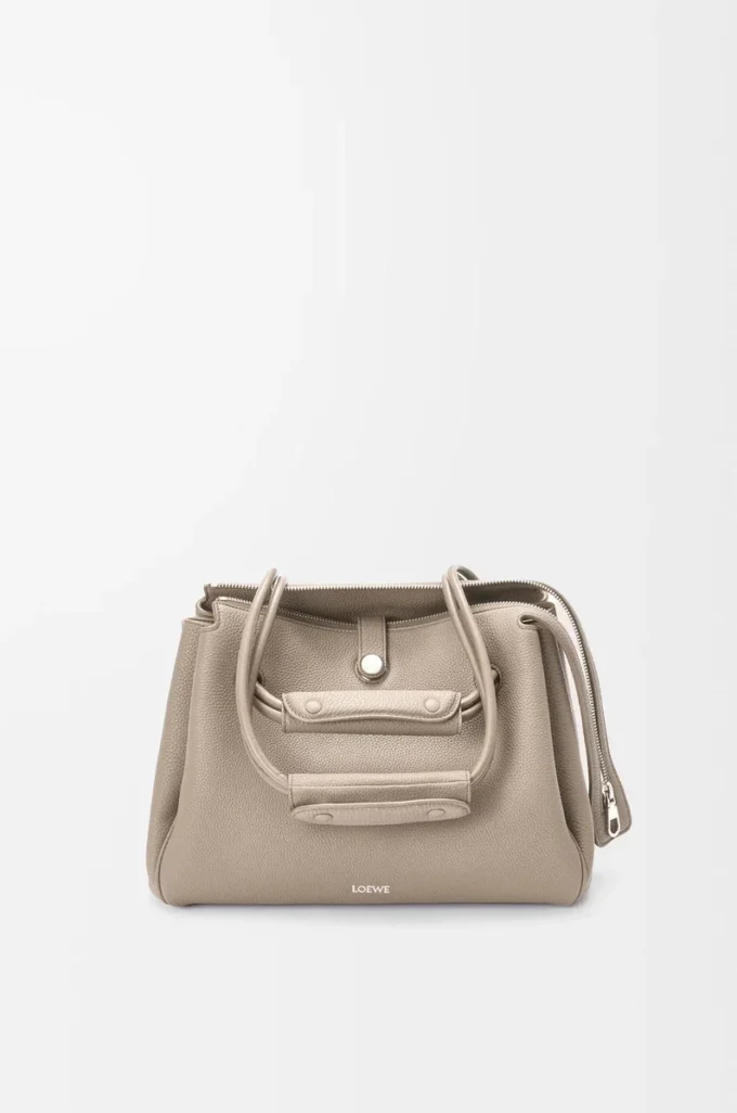 Bolso Madrid mediano en piel de becerro granulada flexible Clay Bolso Madrid mediano en piel de becerro granulada flexible Clay