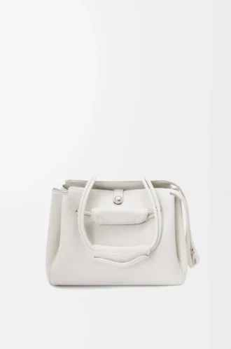 Bolso Madrid mediano en piel de becerro granulada flexible, color blanco suave