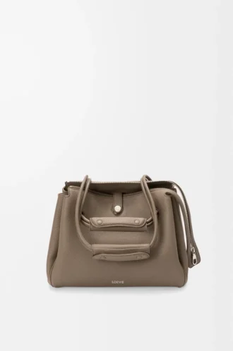 Bolso Madrid mediano en piel de becerro granulada flexible Taupe