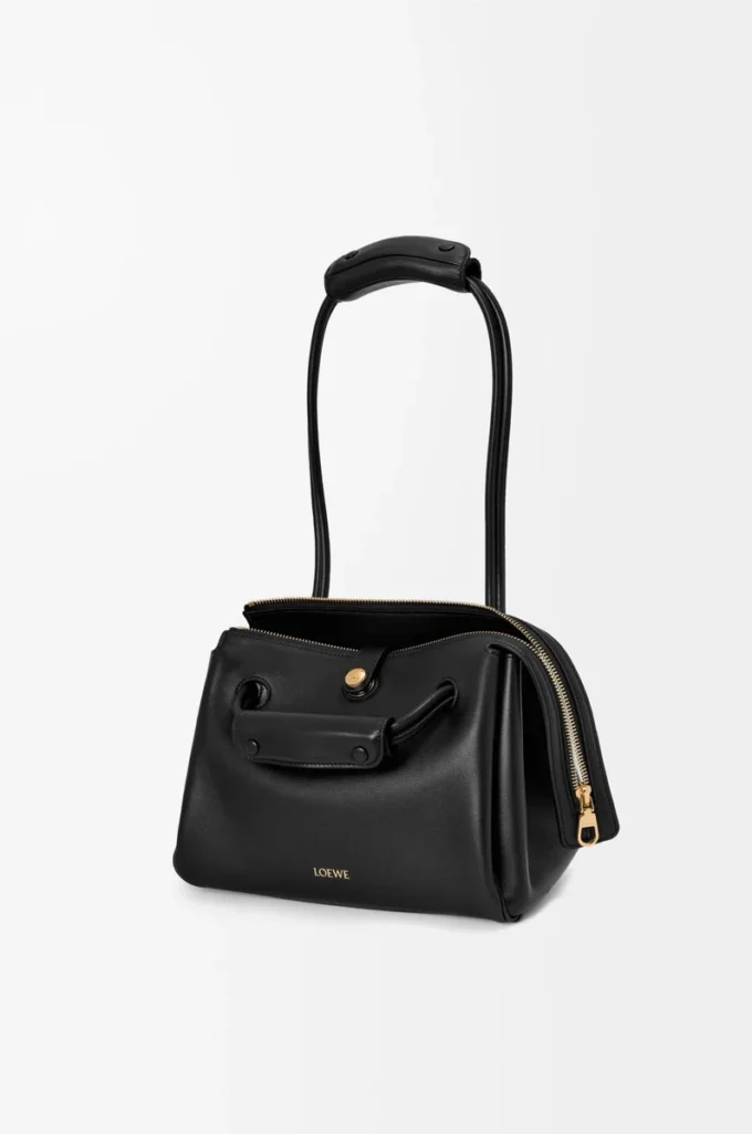Bolso Madrid pequeño en piel de becerro flexible, color negro Bolso Madrid pequeño en piel de becerro flexible, color negro