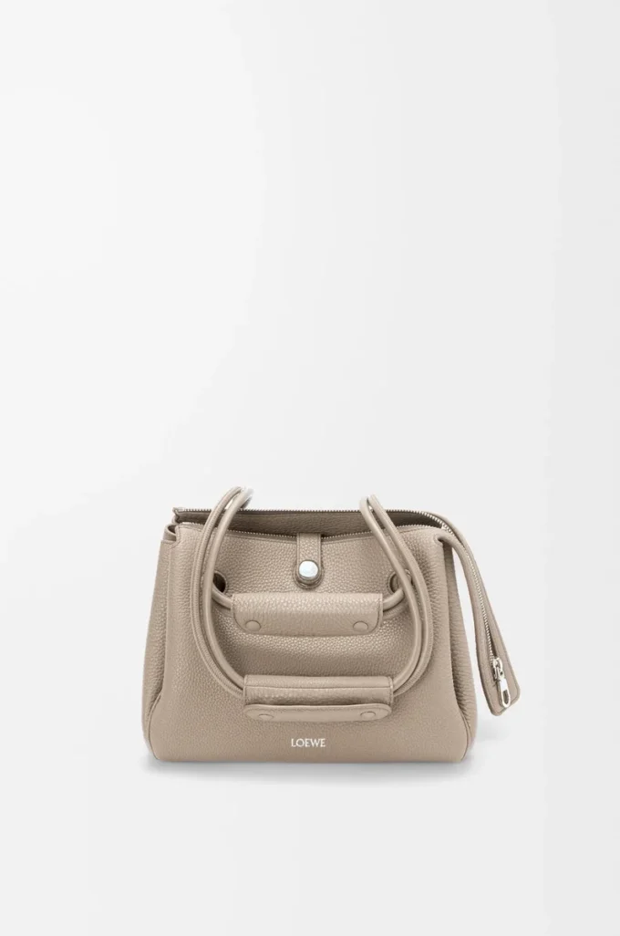 Bolso Madrid pequeño en piel de becerro granulada flexible Clay Bolso Madrid pequeño en piel de becerro granulada flexible Clay