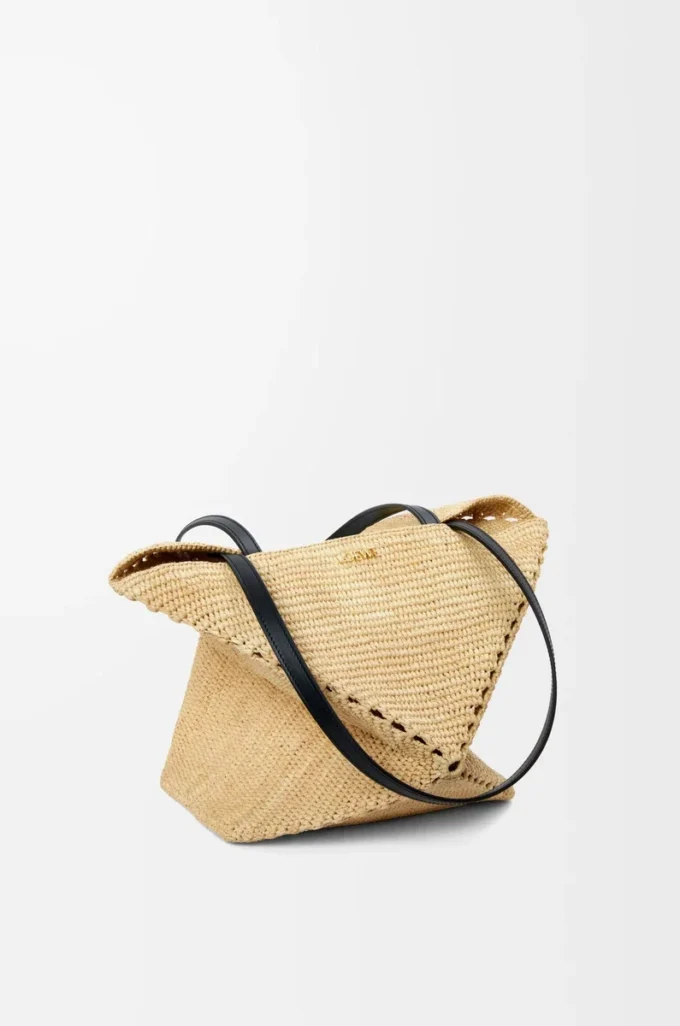 Bolso mediano Puzzle Fold en rafia natural Bolso mediano Puzzle Fold en rafia natural